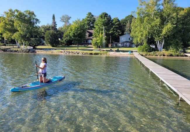 Crystal lake paradise – gorgeous lakefront luxury!