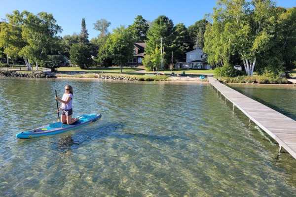 Crystal lake paradise – gorgeous lakefront luxury!