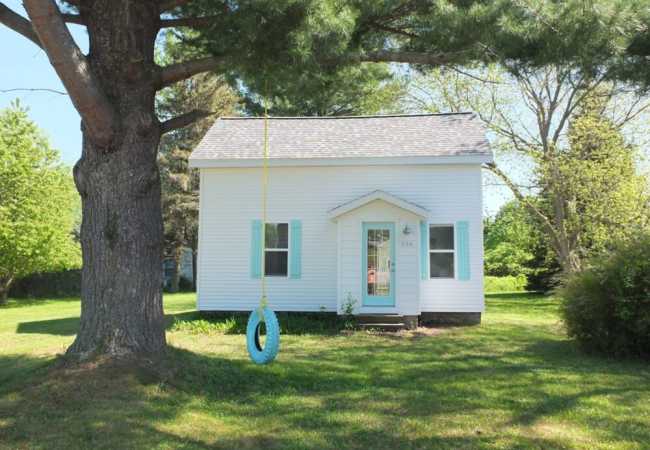Beach town escape – newly-remodeled & gorgeous!