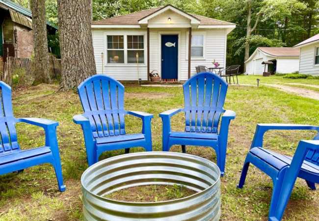 New! Vivian’s cabin – super cute & lakefront!