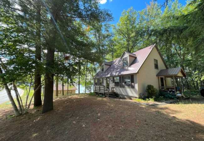 Lake therapy – lakefront, charming, and fun!