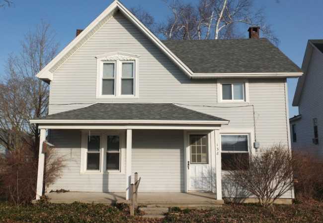 Centennial house – great location with lakeview!