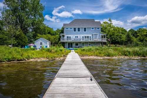 Lakefront homes
