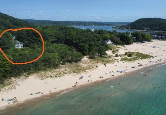 New! Great lakes getaway – incredible lakefront!