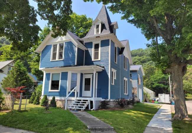 New! The glarum house – gorgeous historic home!